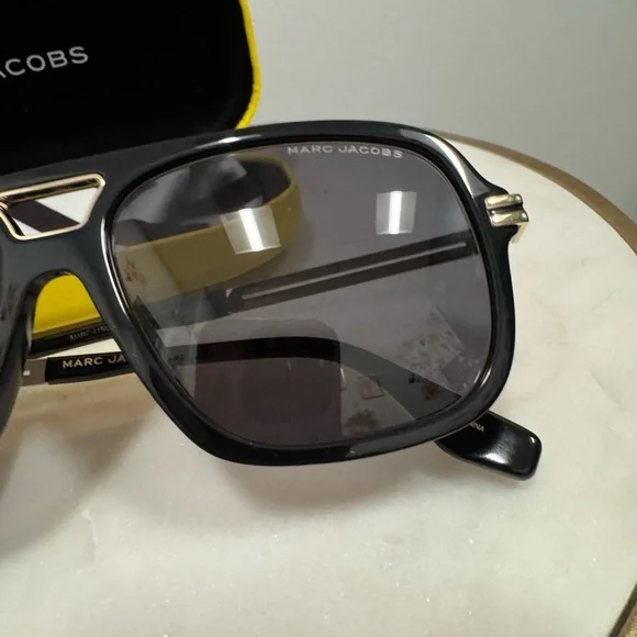 Marc Jacobs Black Sunglasses with Yellow Case - Picture 5 of 10